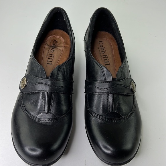 Cobb Hill by New Balance black leather heeled booties - Picture 3 of 11